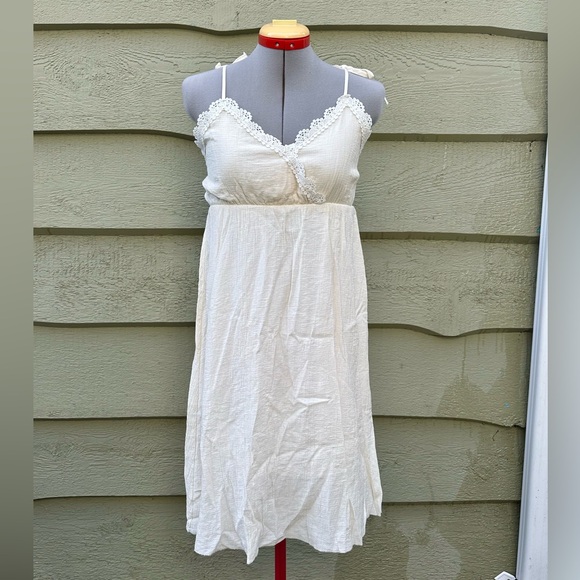 Boho White Lace Trim Dress with Tie Up Straps - Picture 2 of 2
